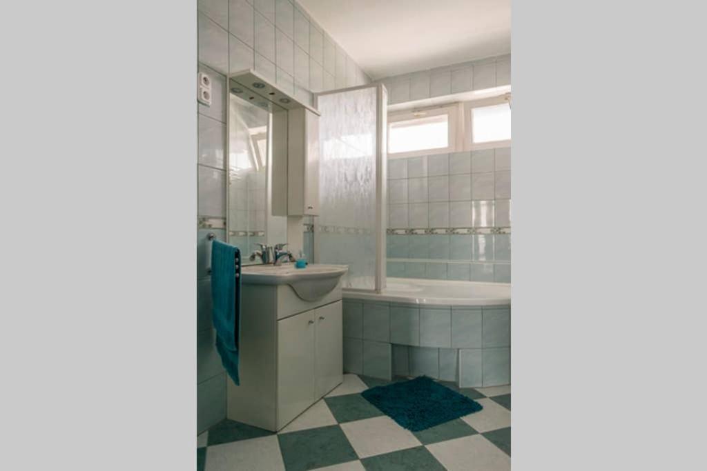 Aloé Apartman Sopron Esterno foto