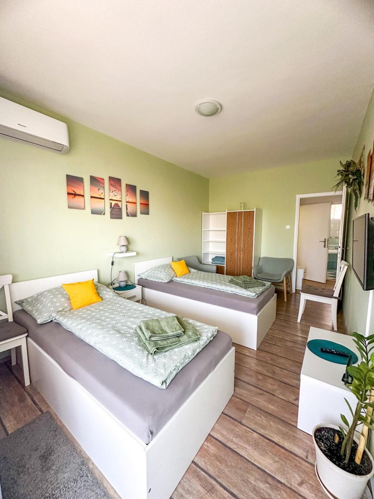 Aloé Apartman Sopron Esterno foto